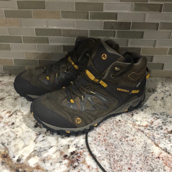merrills hiking boots